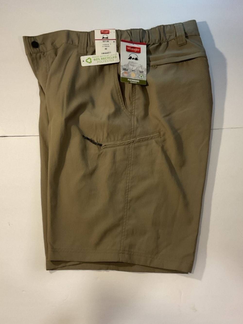 NWT Wrangler Men's Tan Cargo Shorts with Secure Pockets